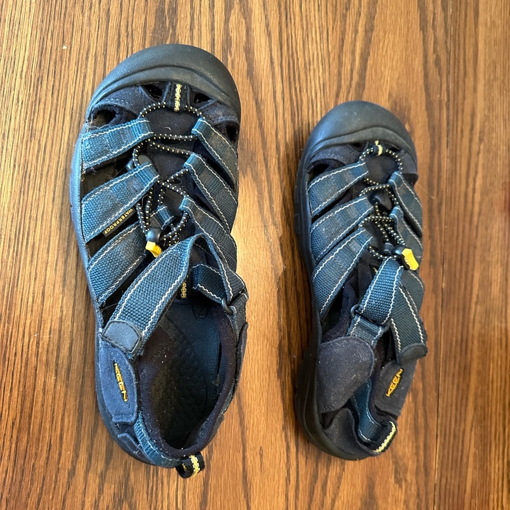 Boy’s Fisherman Sandals Size 6